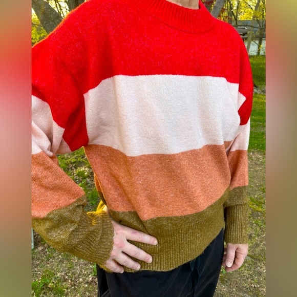 Target sweater. Super soft and comfy.‎ XS but runs big. Model is 5’3. - Picture 1 of 2